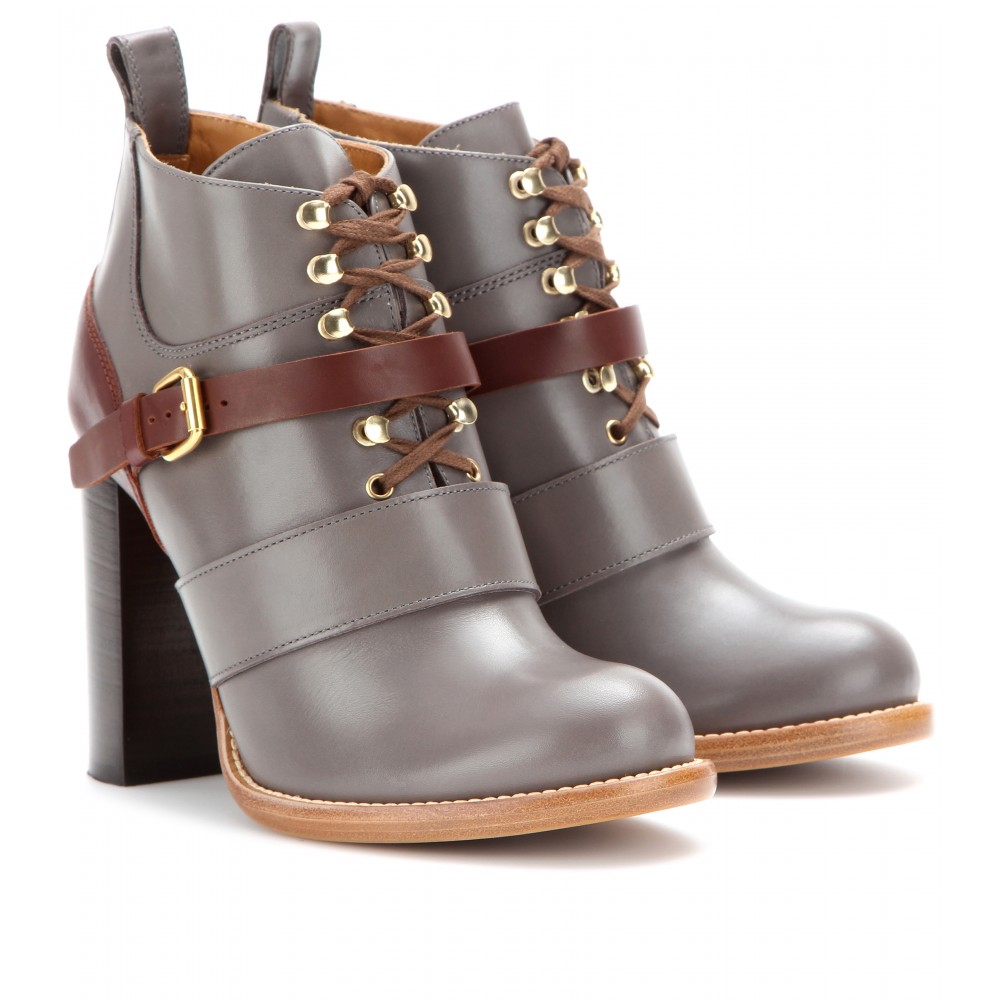 Lyst - Chloé Bernie Leather Ankle Boots in Gray
