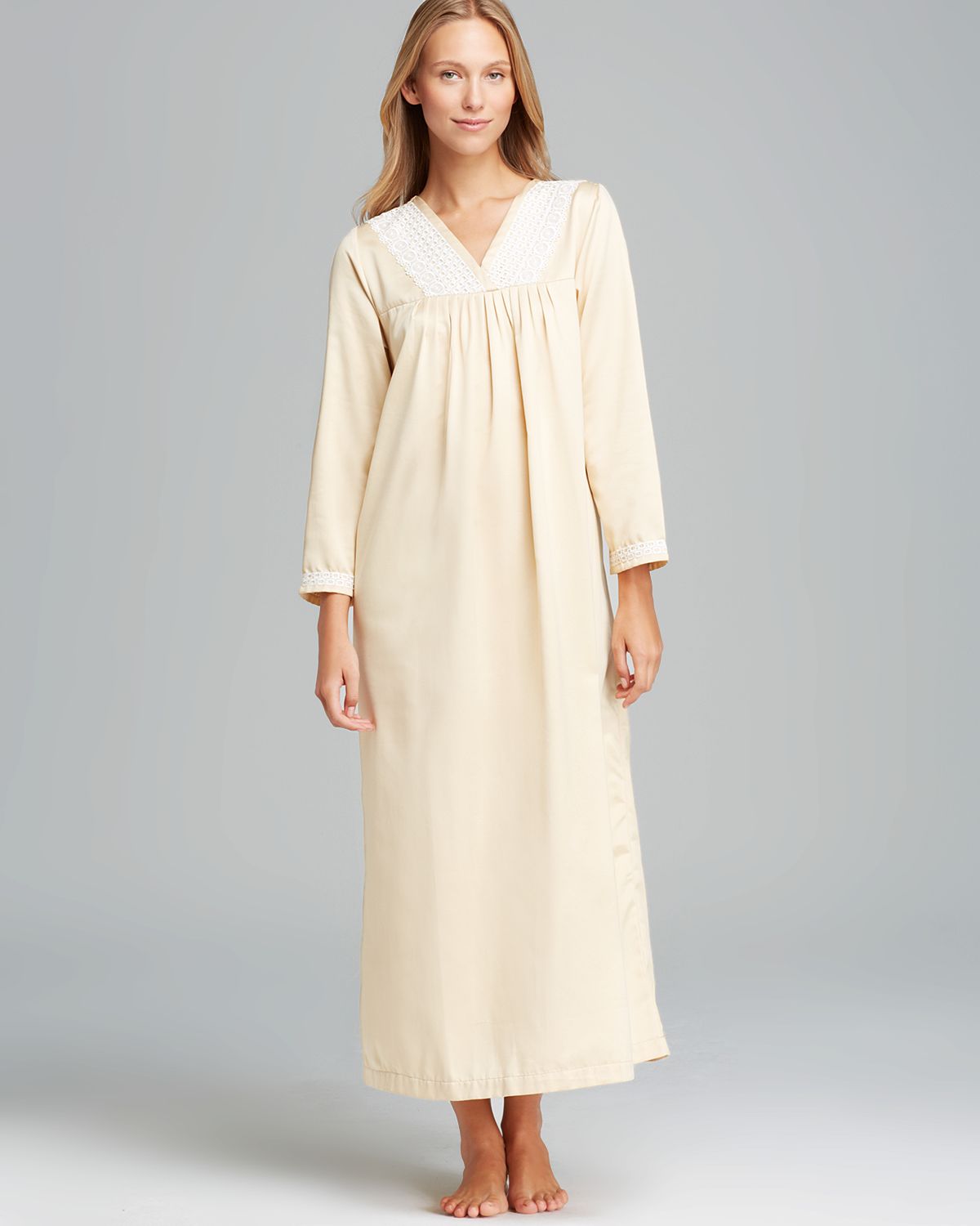 oscar de la renta night dress