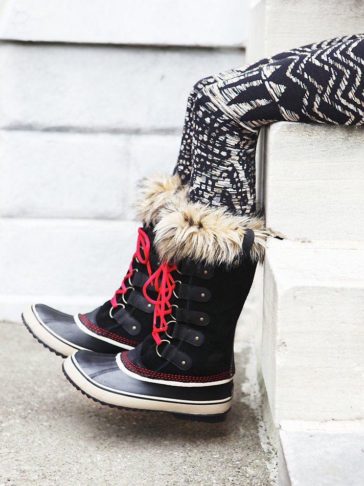 sorel black boots with red laces