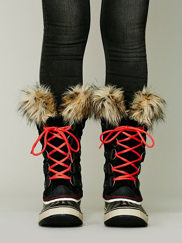 sorel red laces