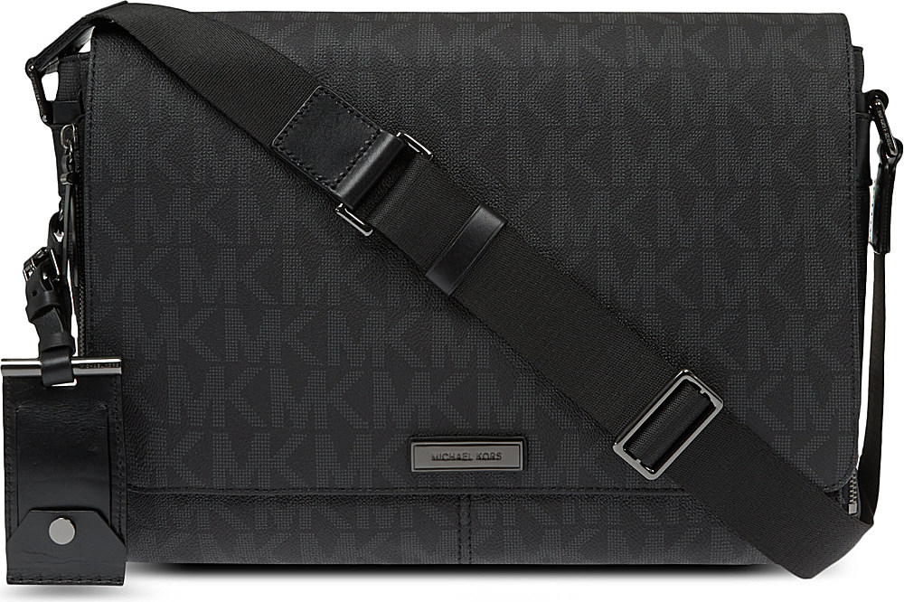 Michael Kors Signature Messenger Bag in Black for Men | Lyst UK