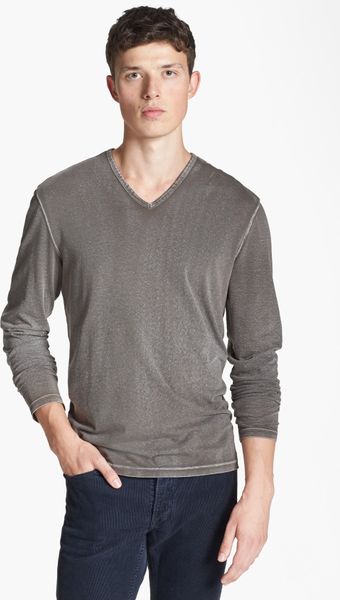 John Varvatos Reverse Print Long Sleeve V-Neck T-Shirt in Gray for Men ...