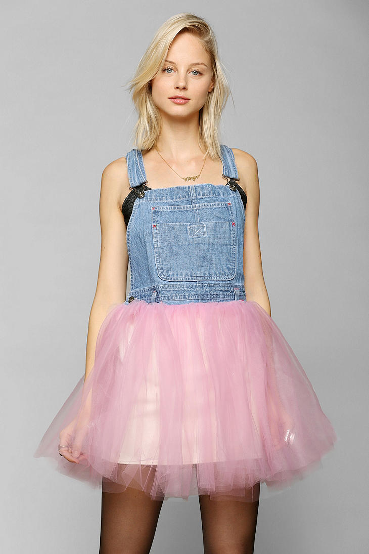 urban outfitters pink overalls