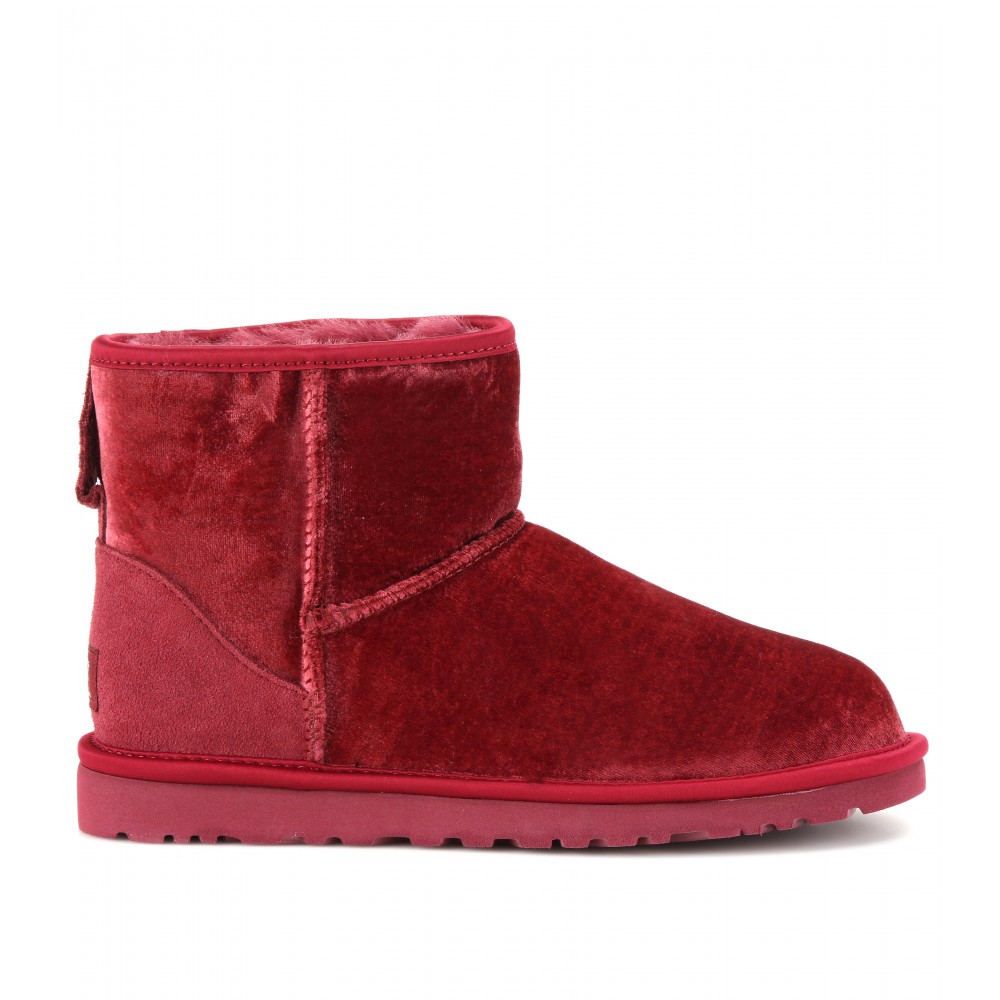 red velvet uggs