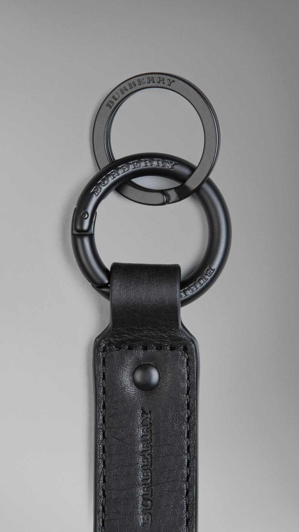 Burberry Carabiner Key Ring in Black for Men Lyst