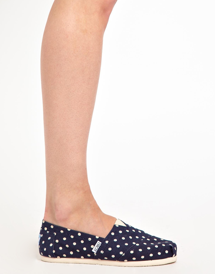 TOMS Navy Polka Dot Flat Shoes in Blue 