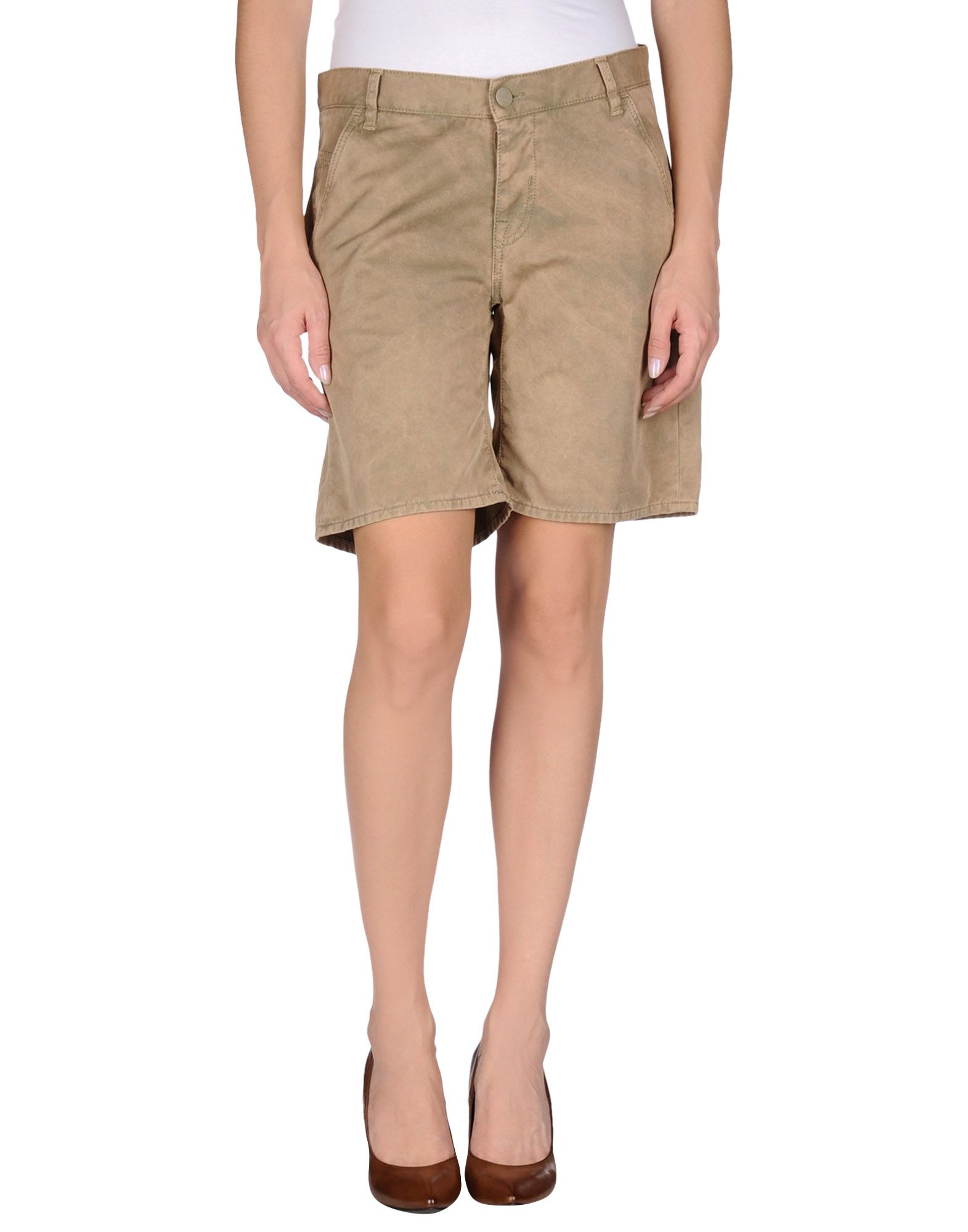Zappos Footer Bermuda shorts in khaki, navy, or twill lengthen your thighs and cover some skin while still showing off your beautiful calves and ankles. You can wear a pair of Bermuda shorts with a dressy top and your favorite sandals for a casual night out with your friends.
