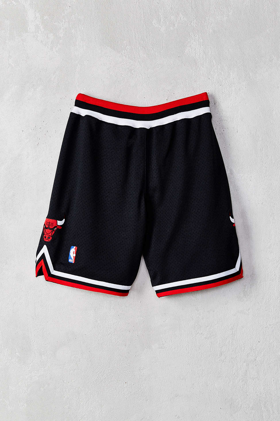 Mitchell & Ness NBA Authentic Shorts - White/Black