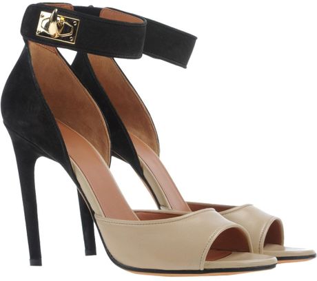Givenchy Sandals in Beige (Camel) | Lyst