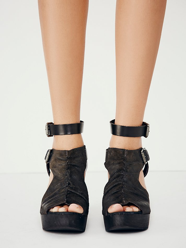 free people black clogs