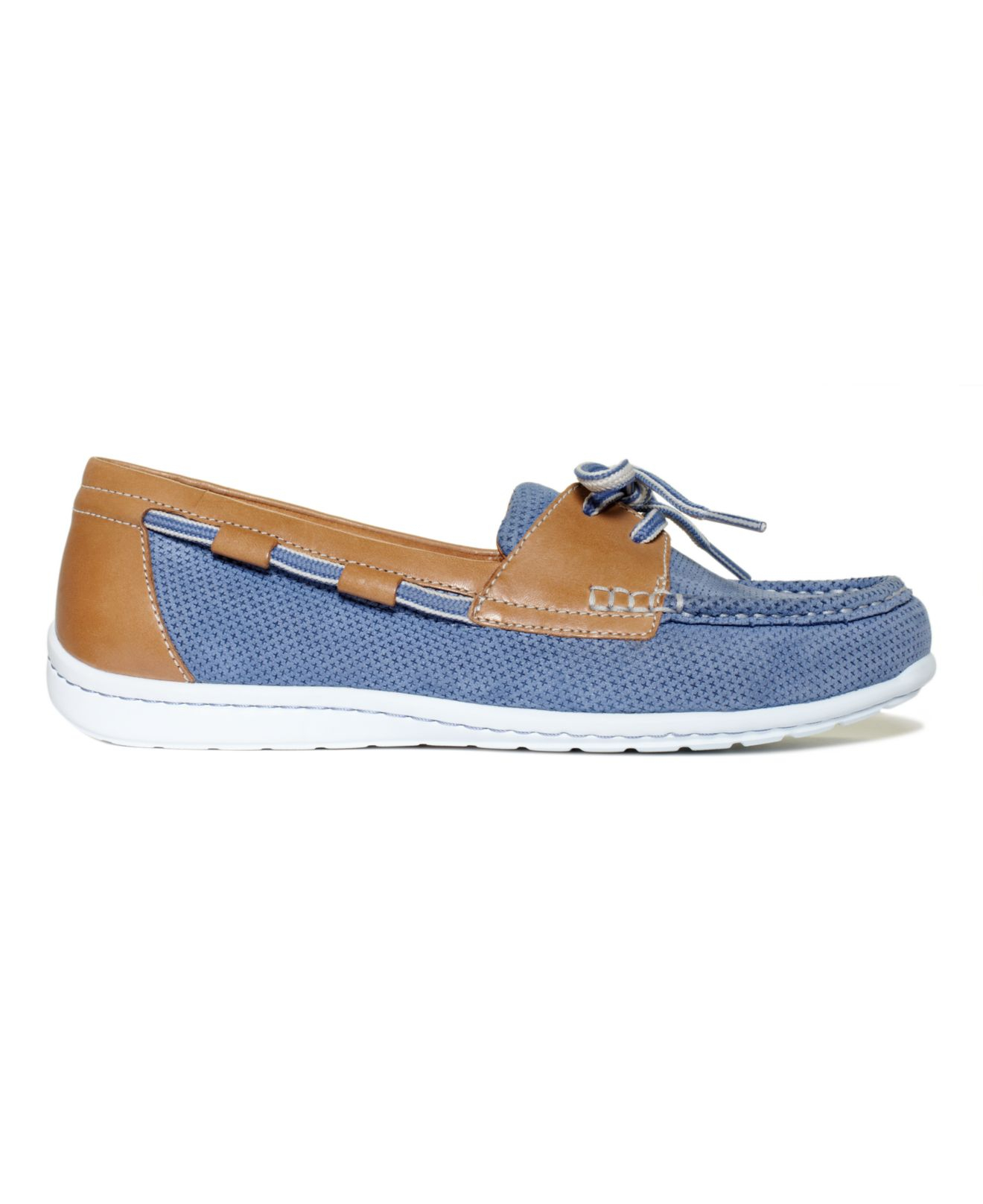 clarks artisan boat shoes