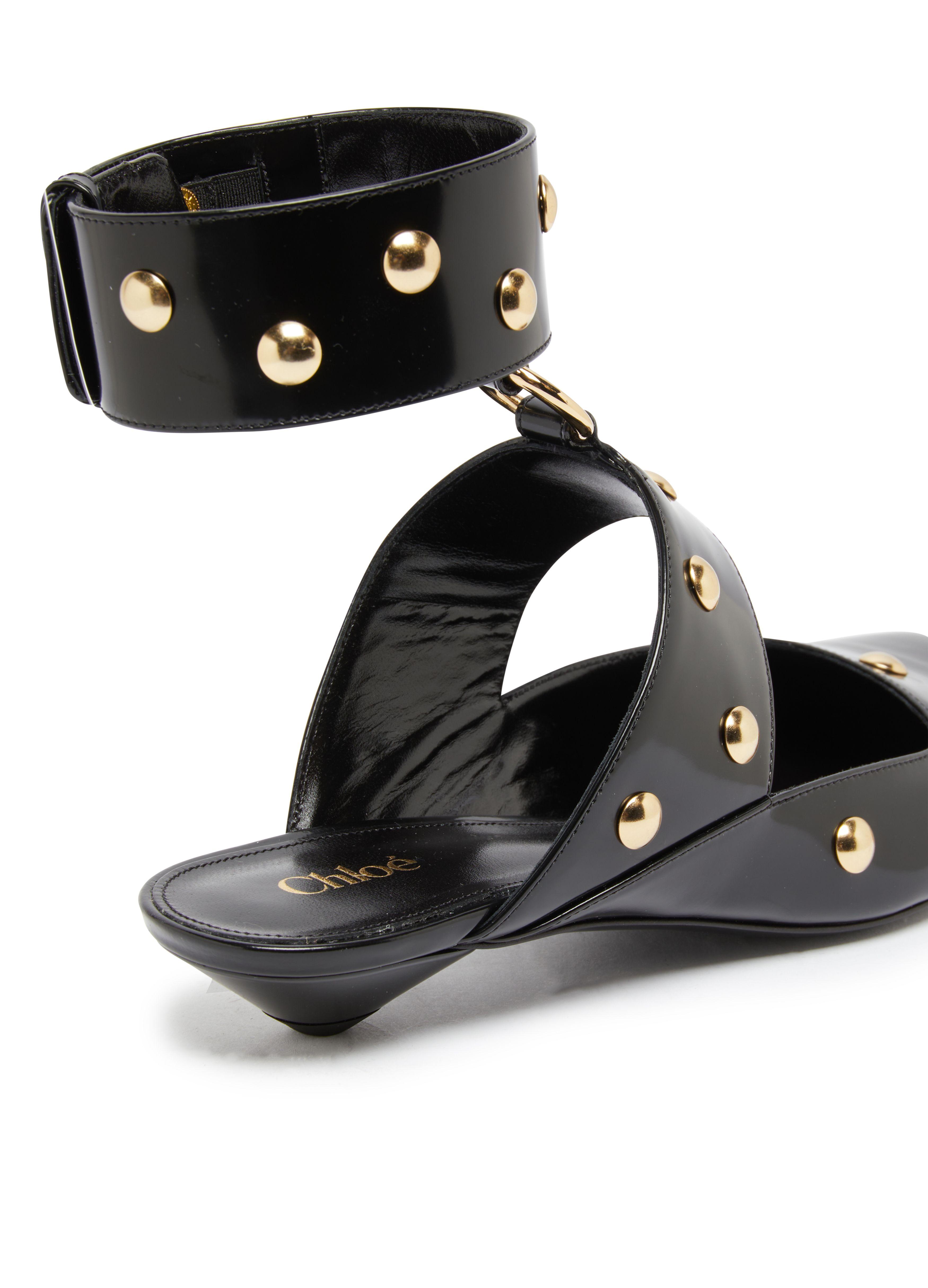 サンダル・ミュール CHLOE Black Leather Jade Sabot CHLOÉ Jade studded leather sandals | NET-A-PORTER