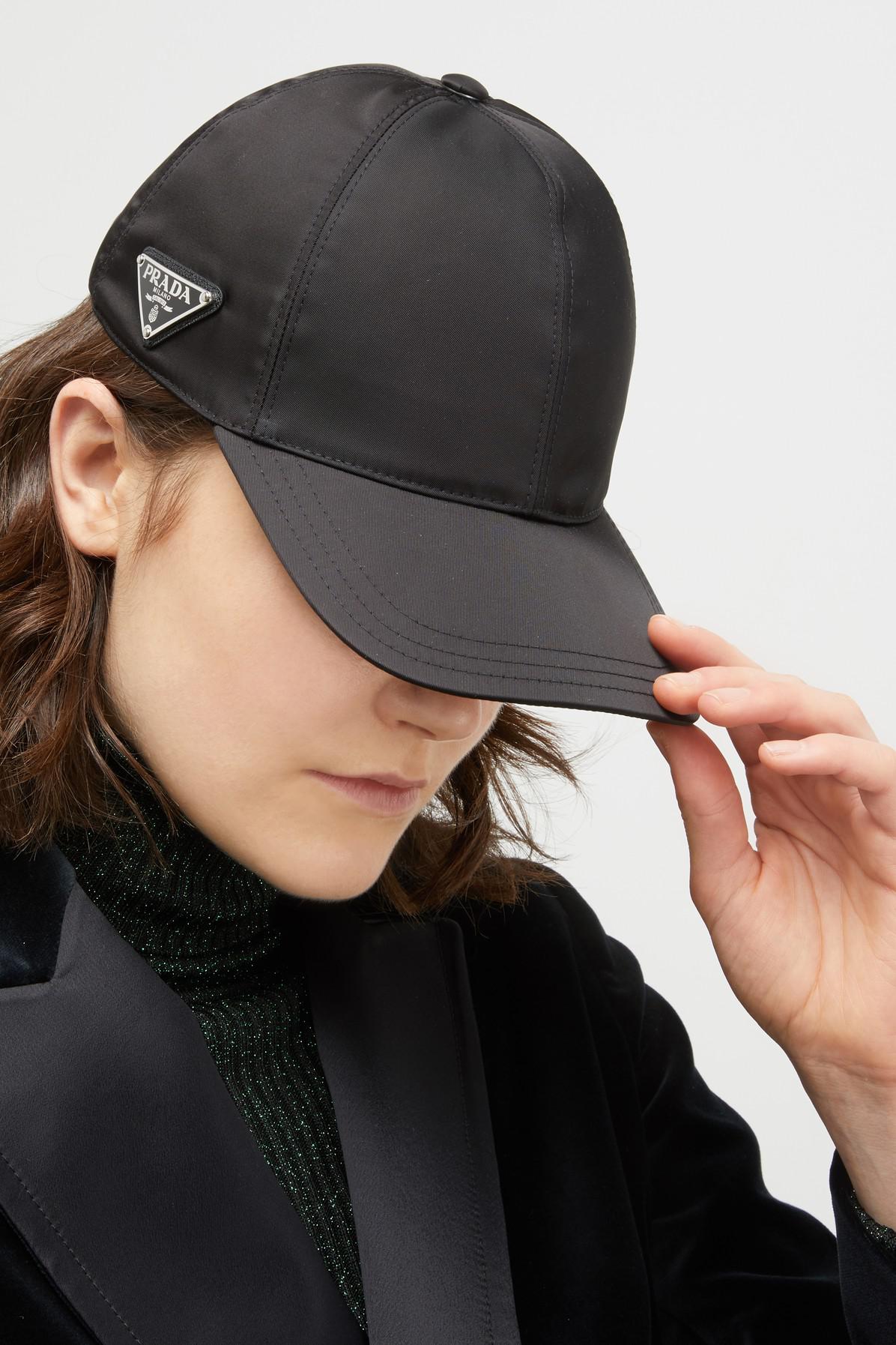 prada cap black