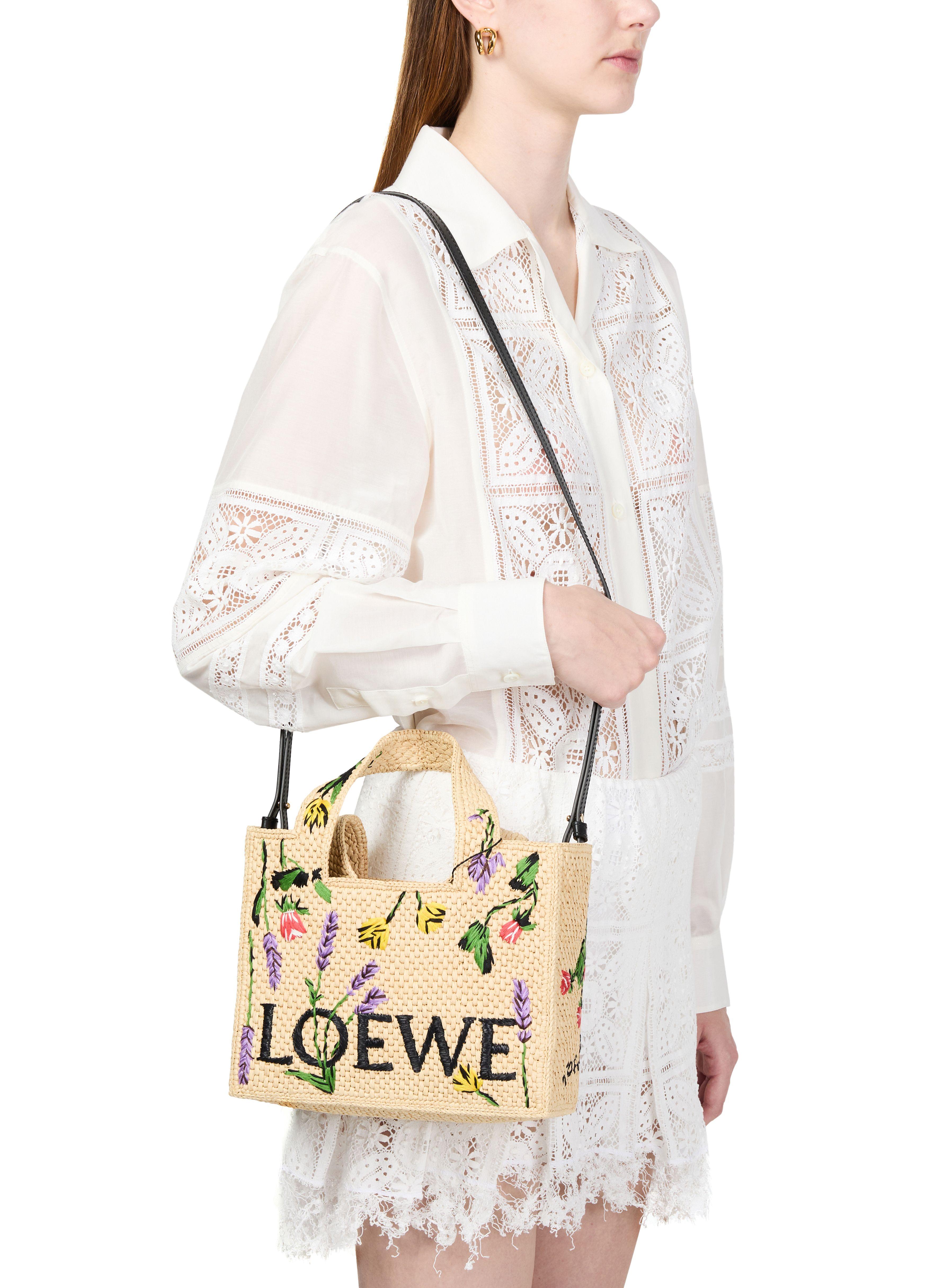 Loewe Font Flowers Small Raffia Tote Bag in Metallic | Lyst