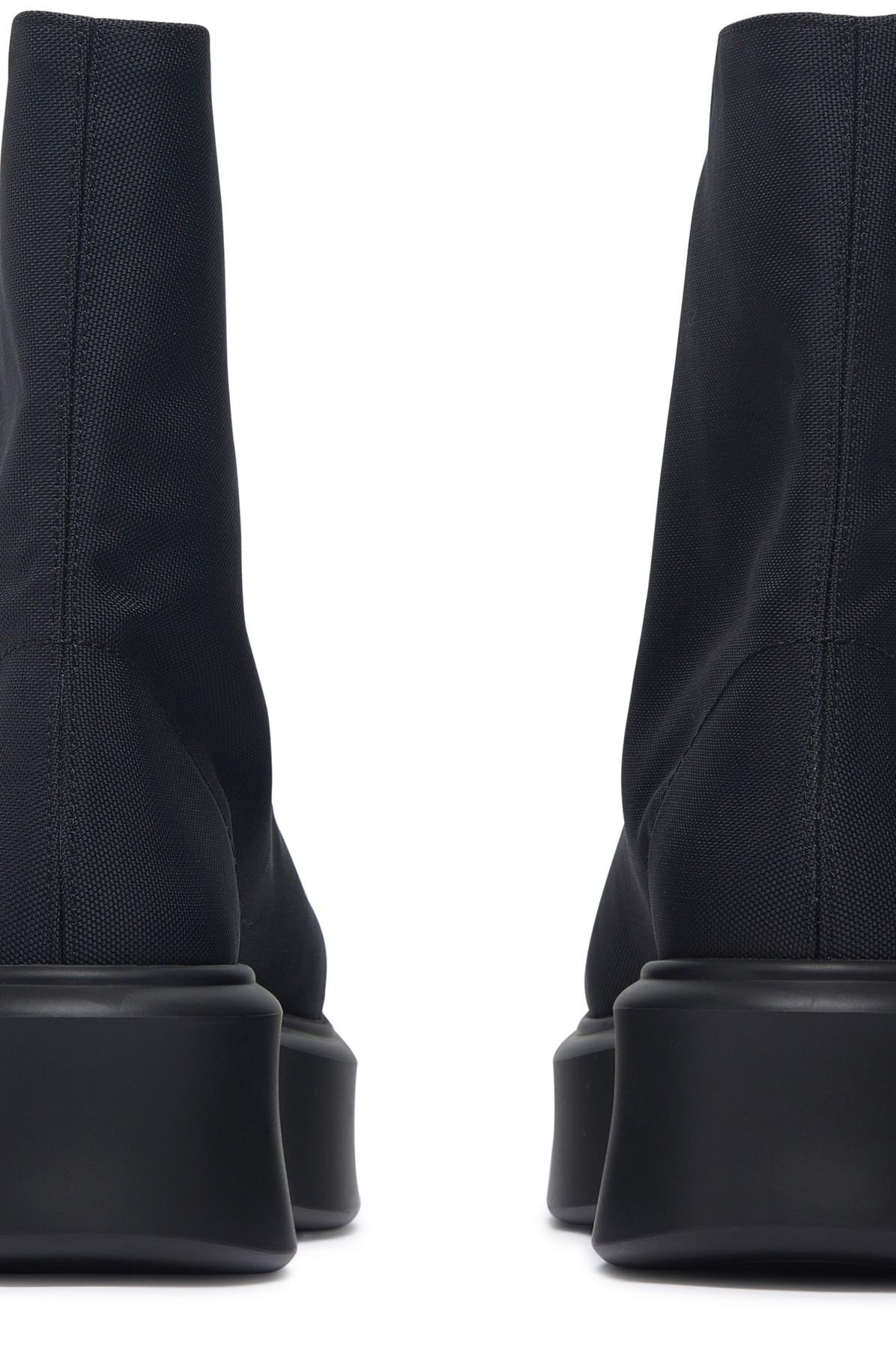The Row Zipped Boot I in Navy (Blue) | Lyst