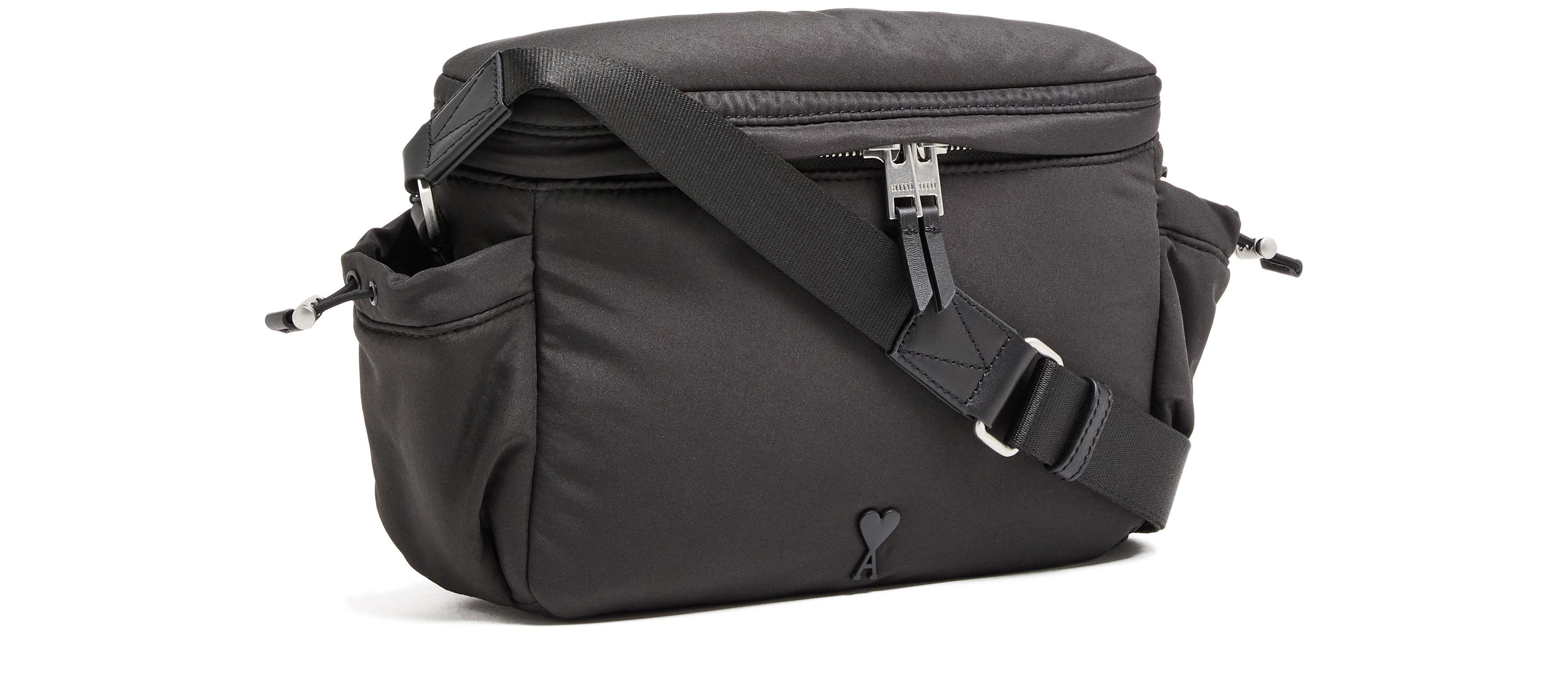 AMI PARIS♡ ブラック Ami de Coeur メッセンジャーバッグ BLACK Ami de Coeur Messenger Bag | AMI PARIS