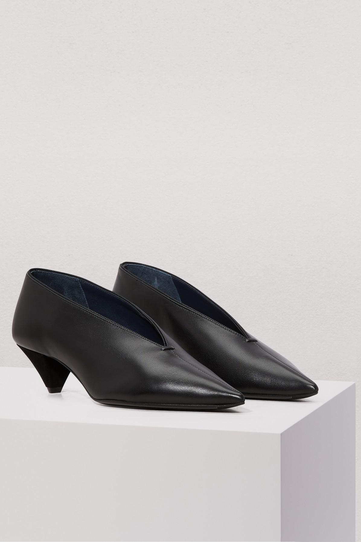 celine sharp pumps