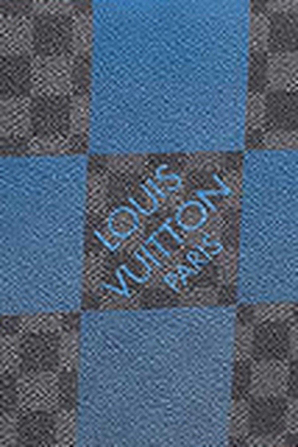 Louis Vuitton Giant Damier Bear Horizon 55
