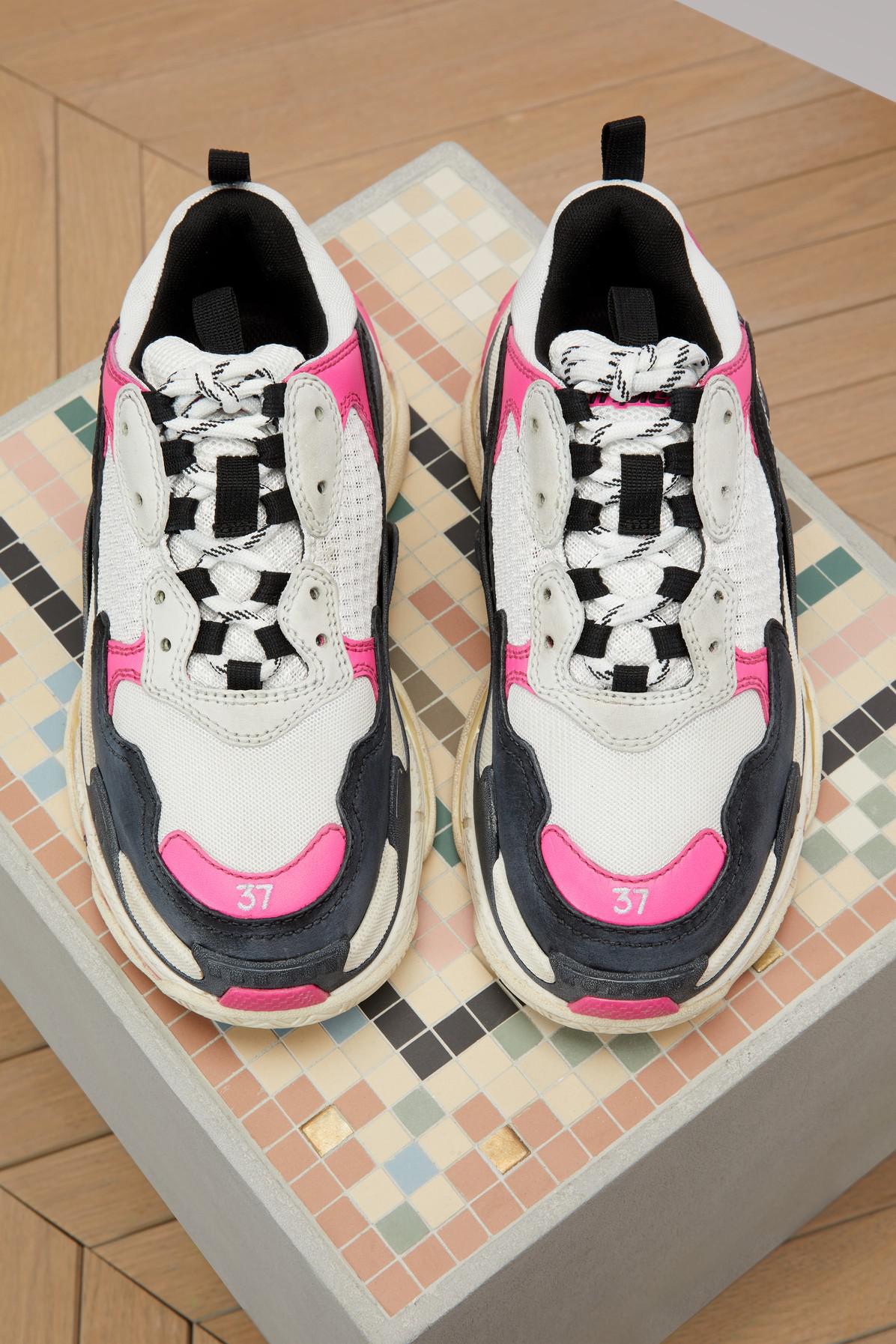 Balenciaga Triple S Sneakers in Pink - Lyst