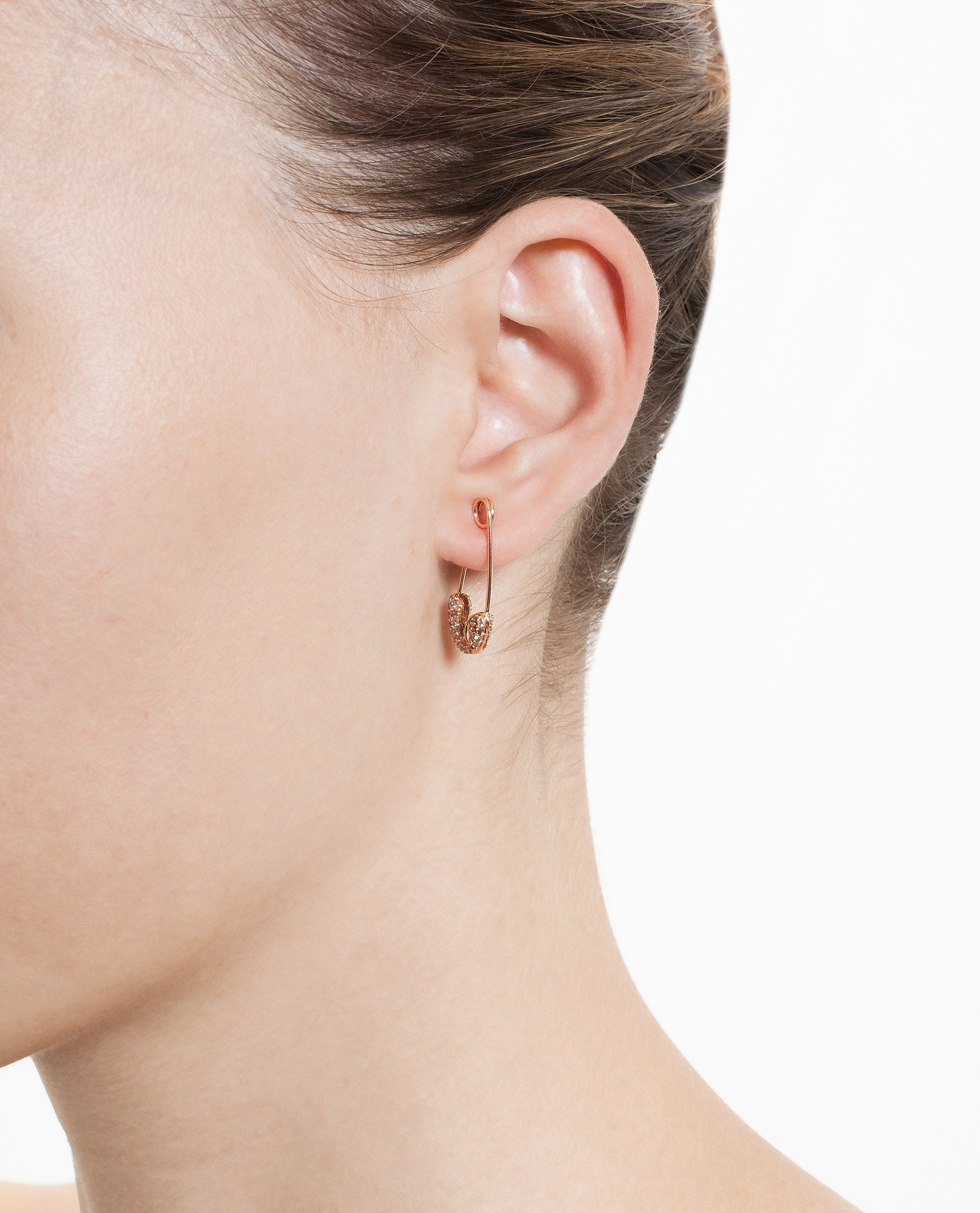 Lyst Rosa De La Cruz 18k Rose Gold And Diamond Safety Pin Earring Gallery