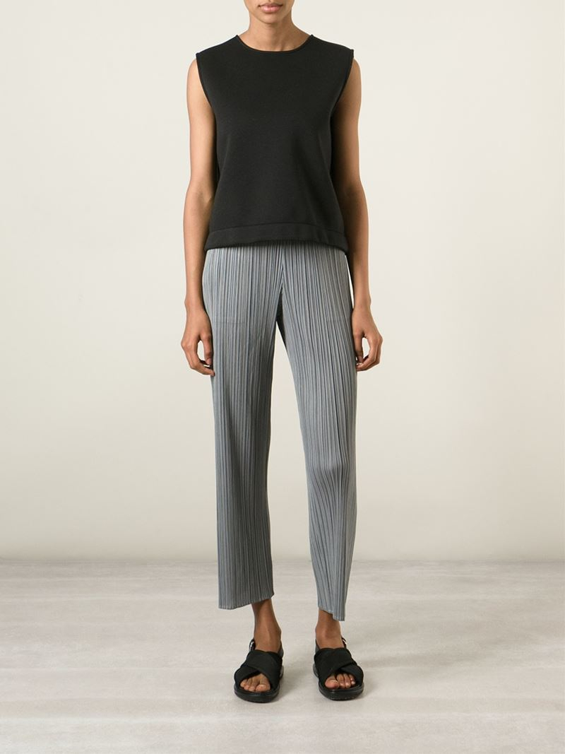 Pleats Please Issey Miyake Cropped Pleated Trousers in Gray | Lyst