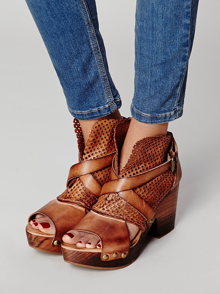 free people rendering clog