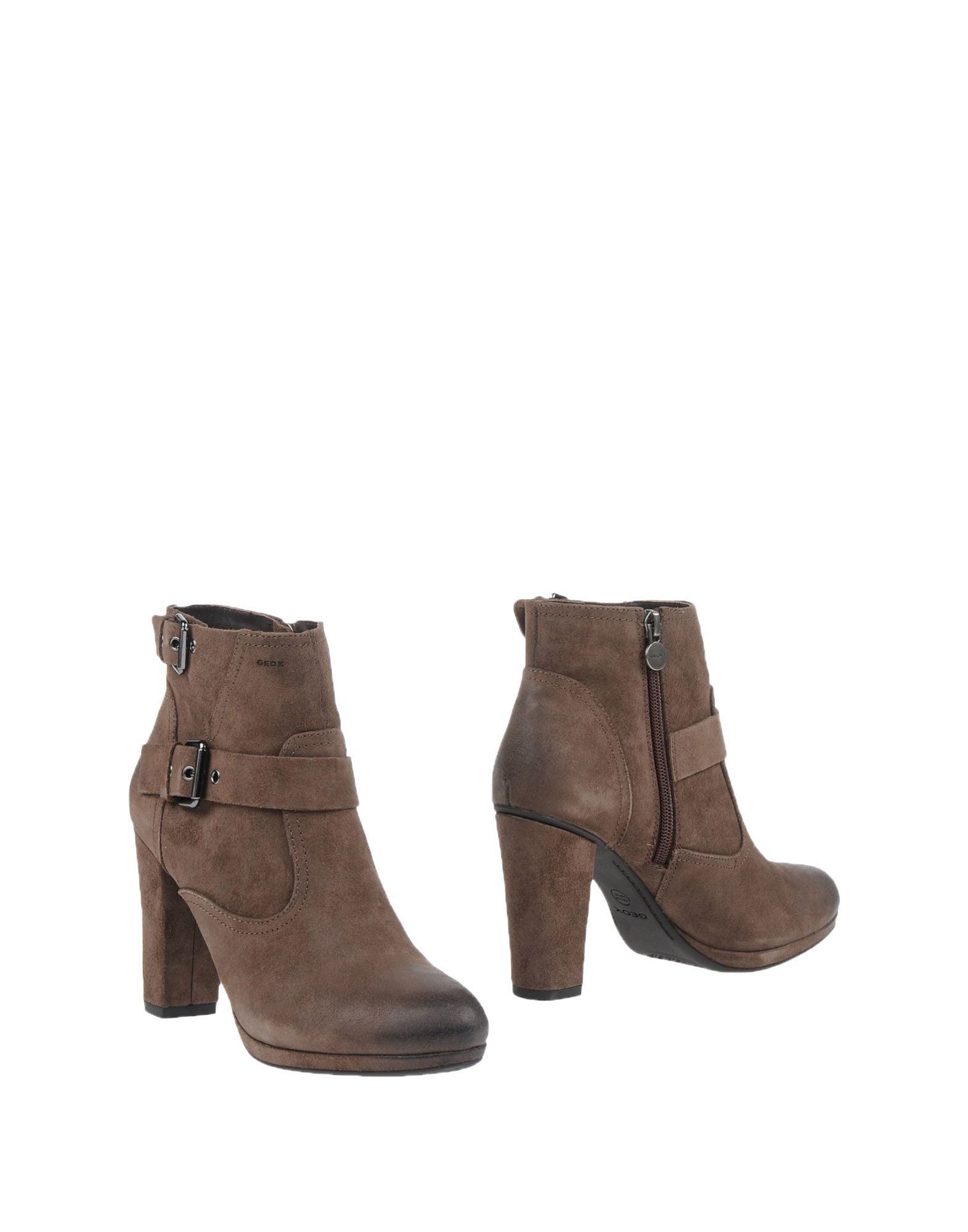 brown leather chelsea boots