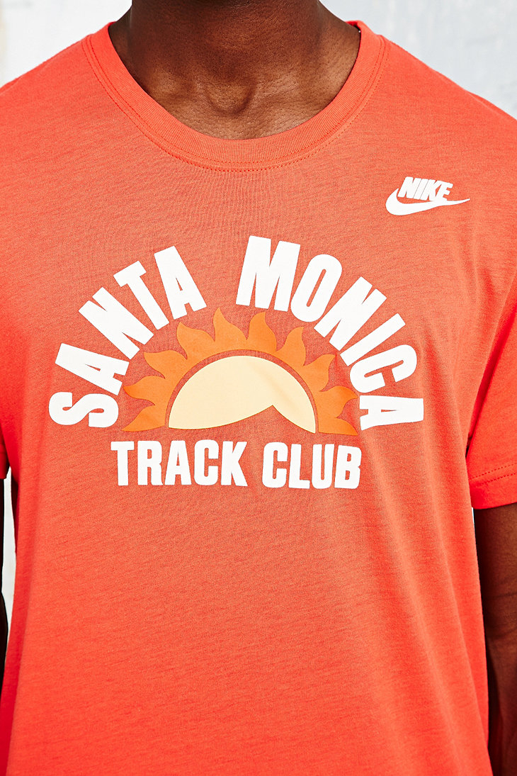 Nike Santa Monica Track Club Tee in Red for Men | Lyst UK