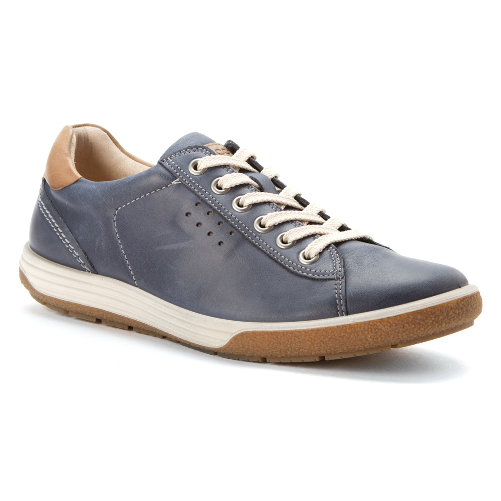 ecco women's chase tie sneakers