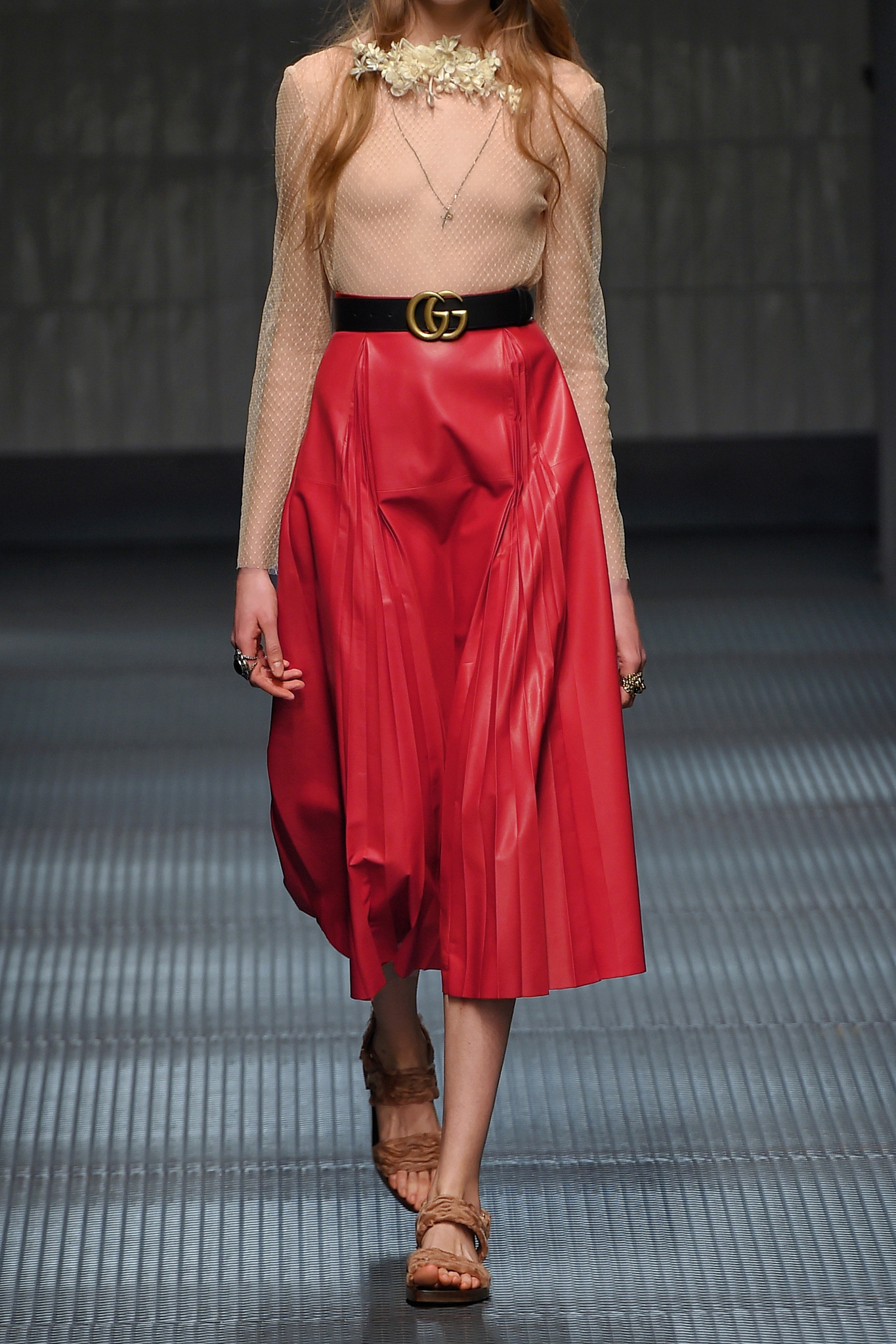 Gucci Pleated Leather Skirt in Red - Lyst