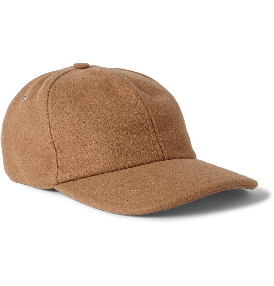 a brown hat