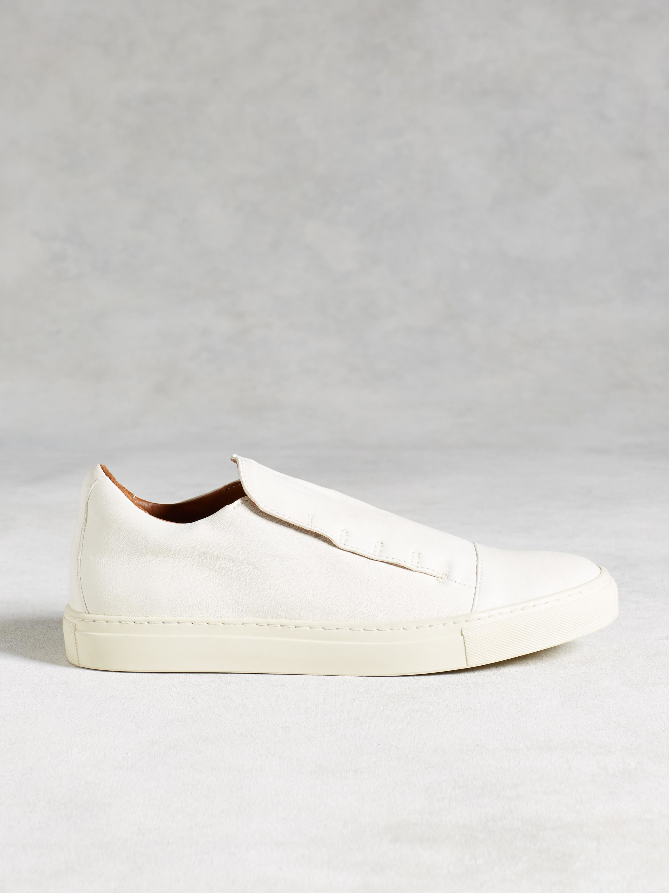 reed laceless low top sneaker