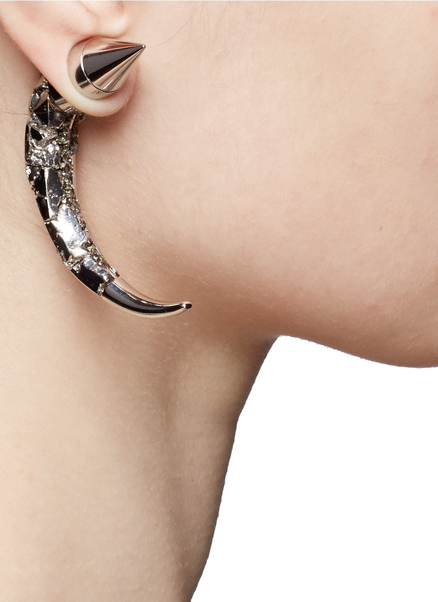 Lyst Givenchy Pyrite Stone Shark Magnetic Single Earring In Metallic Gallery