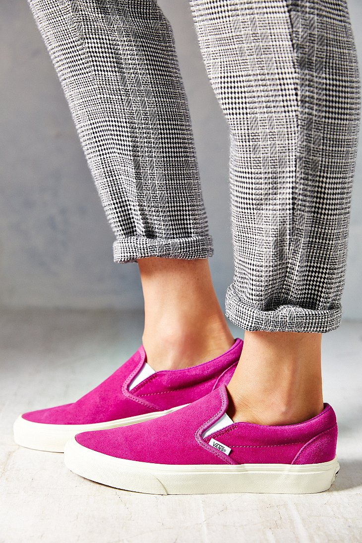 Vans Classic Suede Slip-On Sneaker in Pink | Lyst