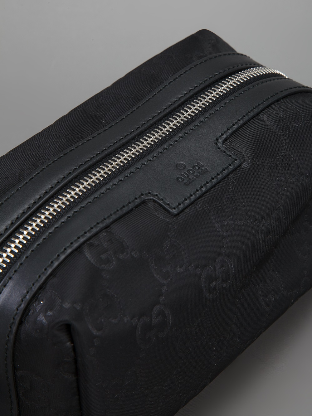 gucci wash bag black