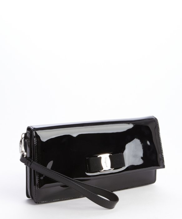 Lyst - Ferragamo Black Patent Leather Logo Engraved Buckle Detail Wristlet Clutch in Black