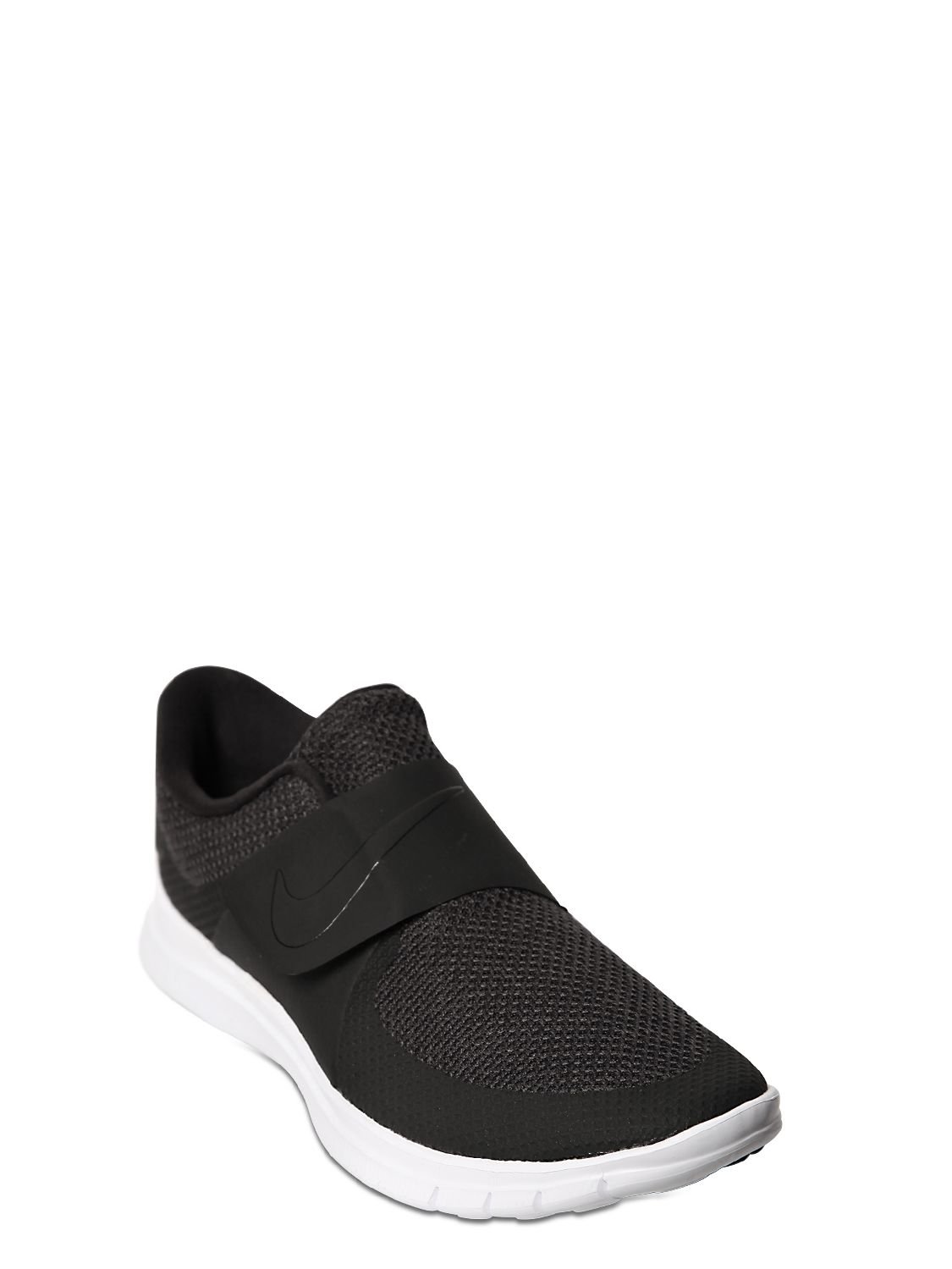 black slip on nike shoes