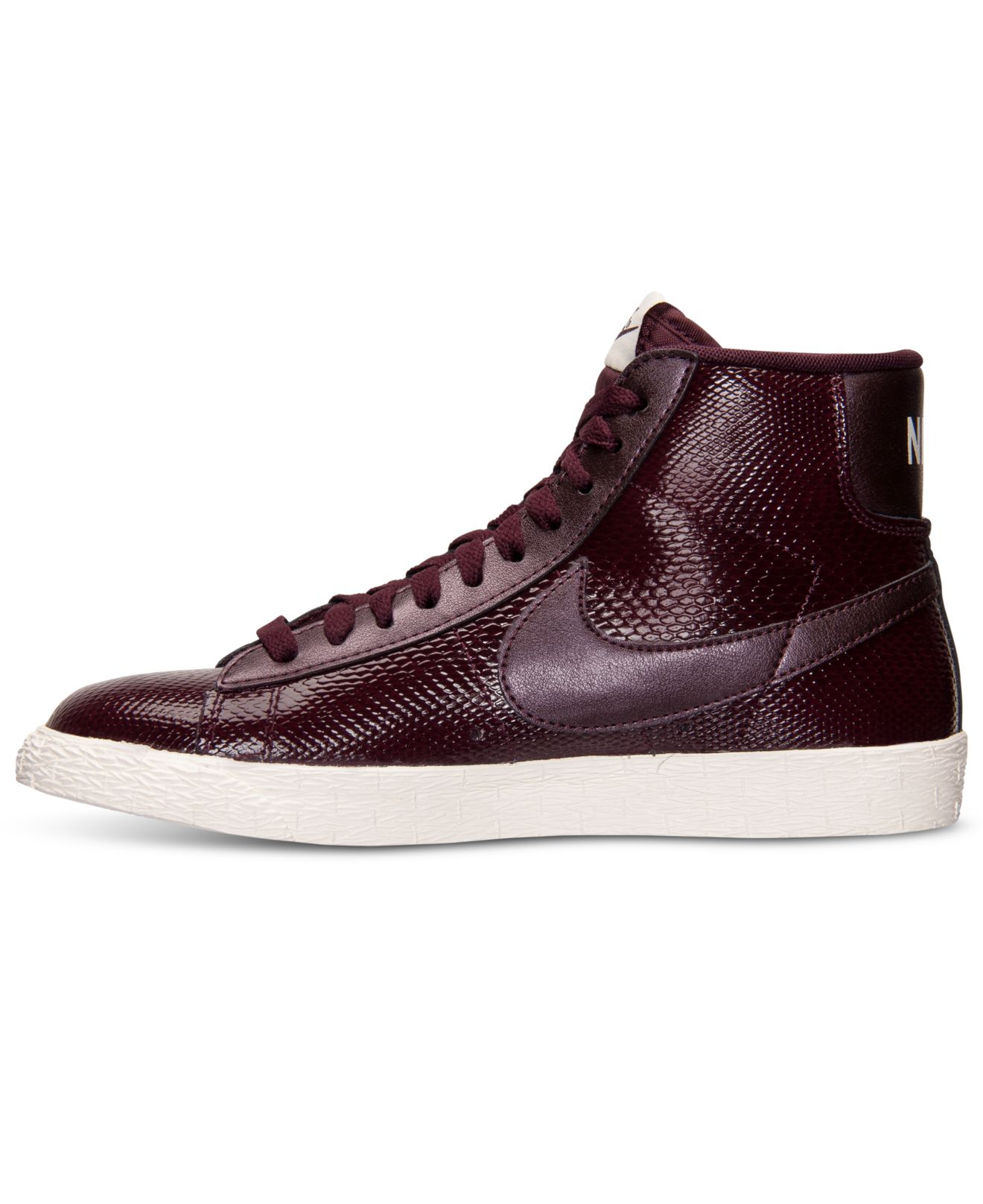 undercover x 'react element 87 black/white