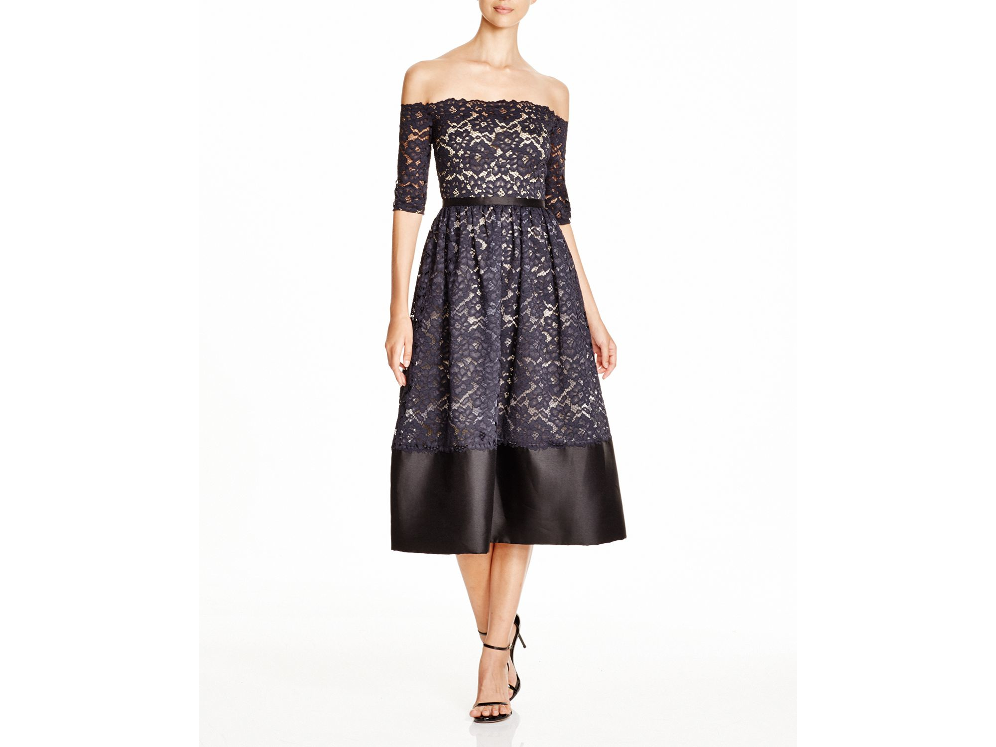 monique lhuillier black lace dress