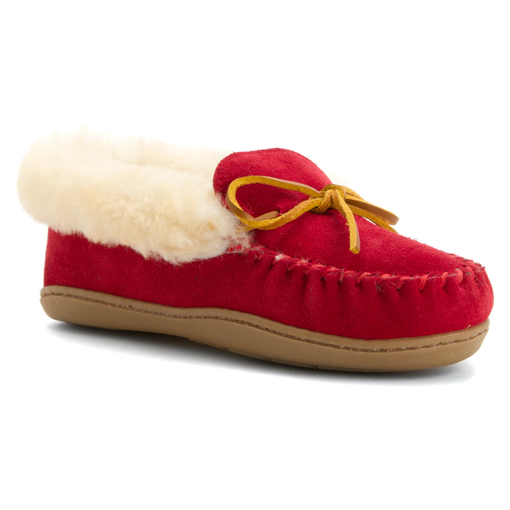 minnetonka sheepskin moccasins