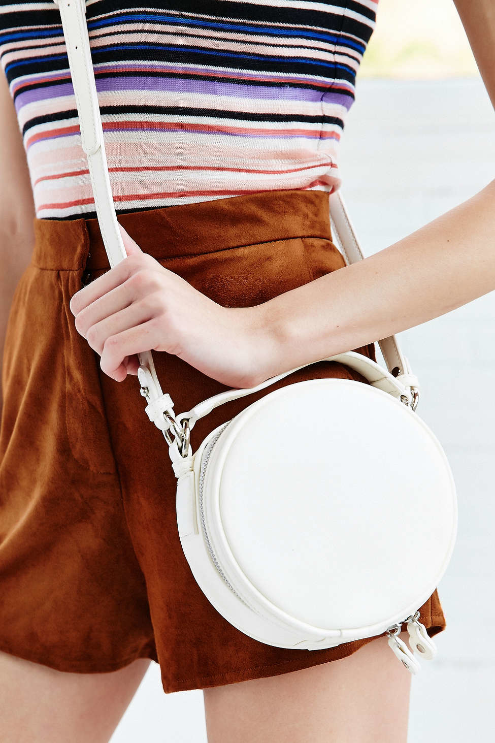 White round clutch | ClutchesandMore – Clutches and More
