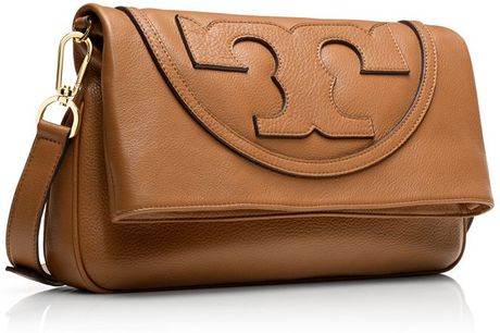 Tory Burch All-T Suki Fold-Over Messenger in Brown (BARK) | Lyst