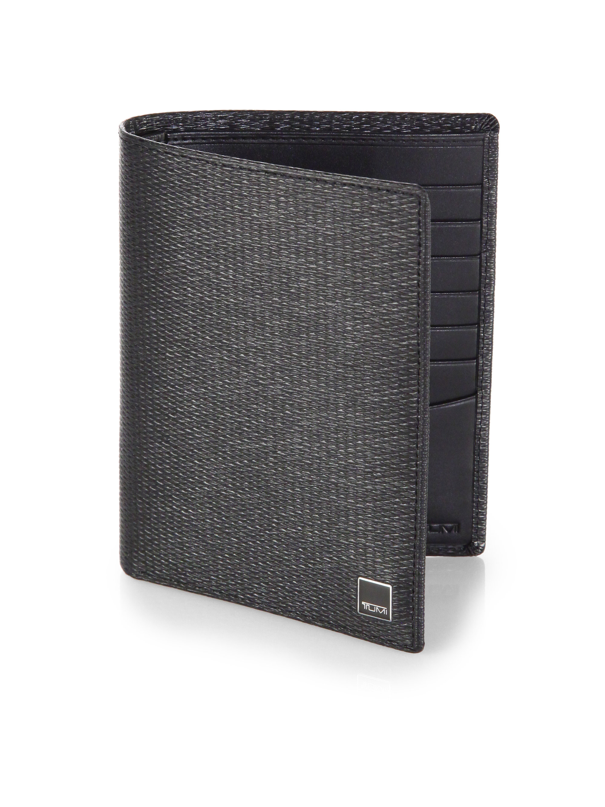 tumi passport