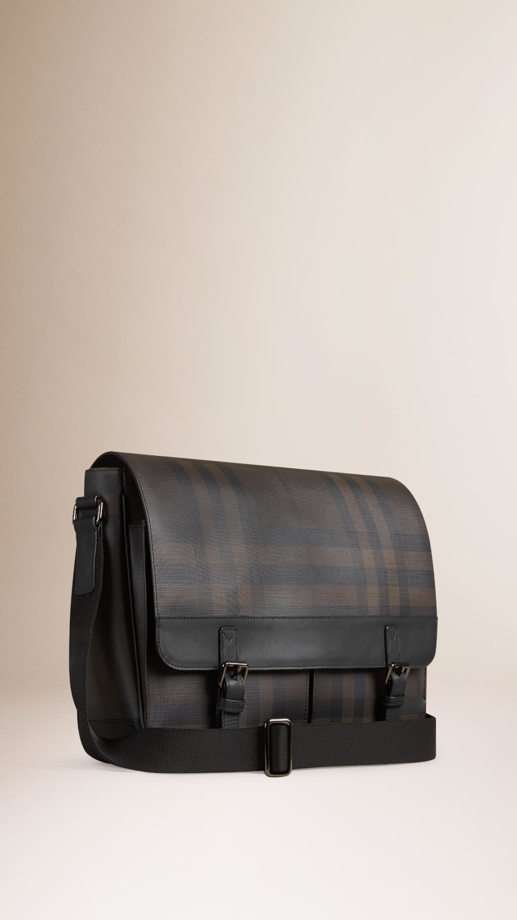 Burberry Smoked Check Messenger Bag in Black for Men Lyst