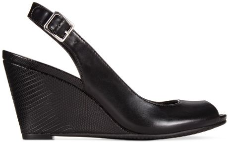 Style  co. Styleco. Babeta Slingback Dress Wedge Sandals in Black