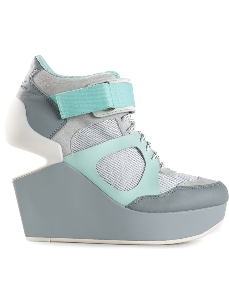 Alexander McQueen X Puma Alexander Mcqueen 'Leap-Lo' Sneakers in Grey  (Gray) - Lyst