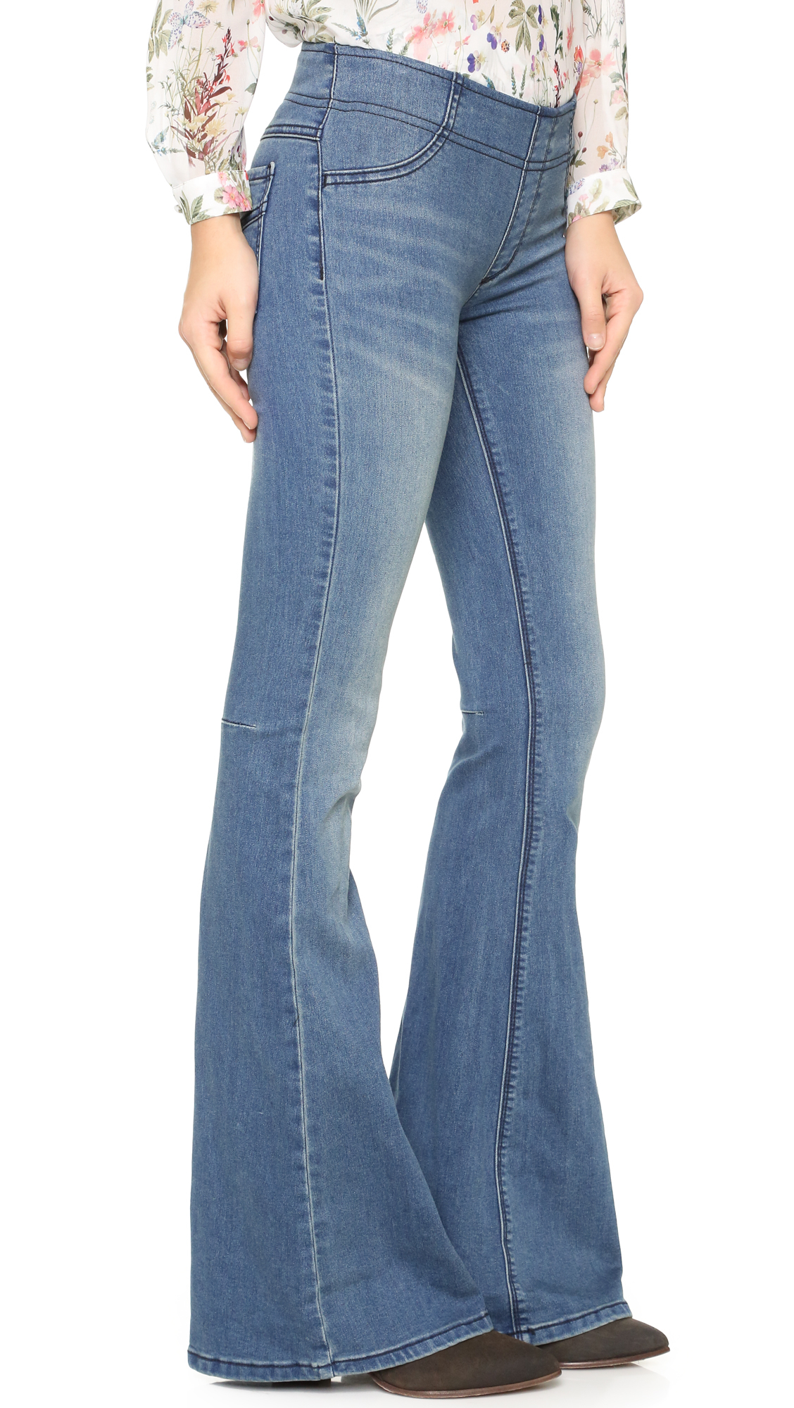 Free People Denim Pull On Flare Jeans in Blue - Lyst