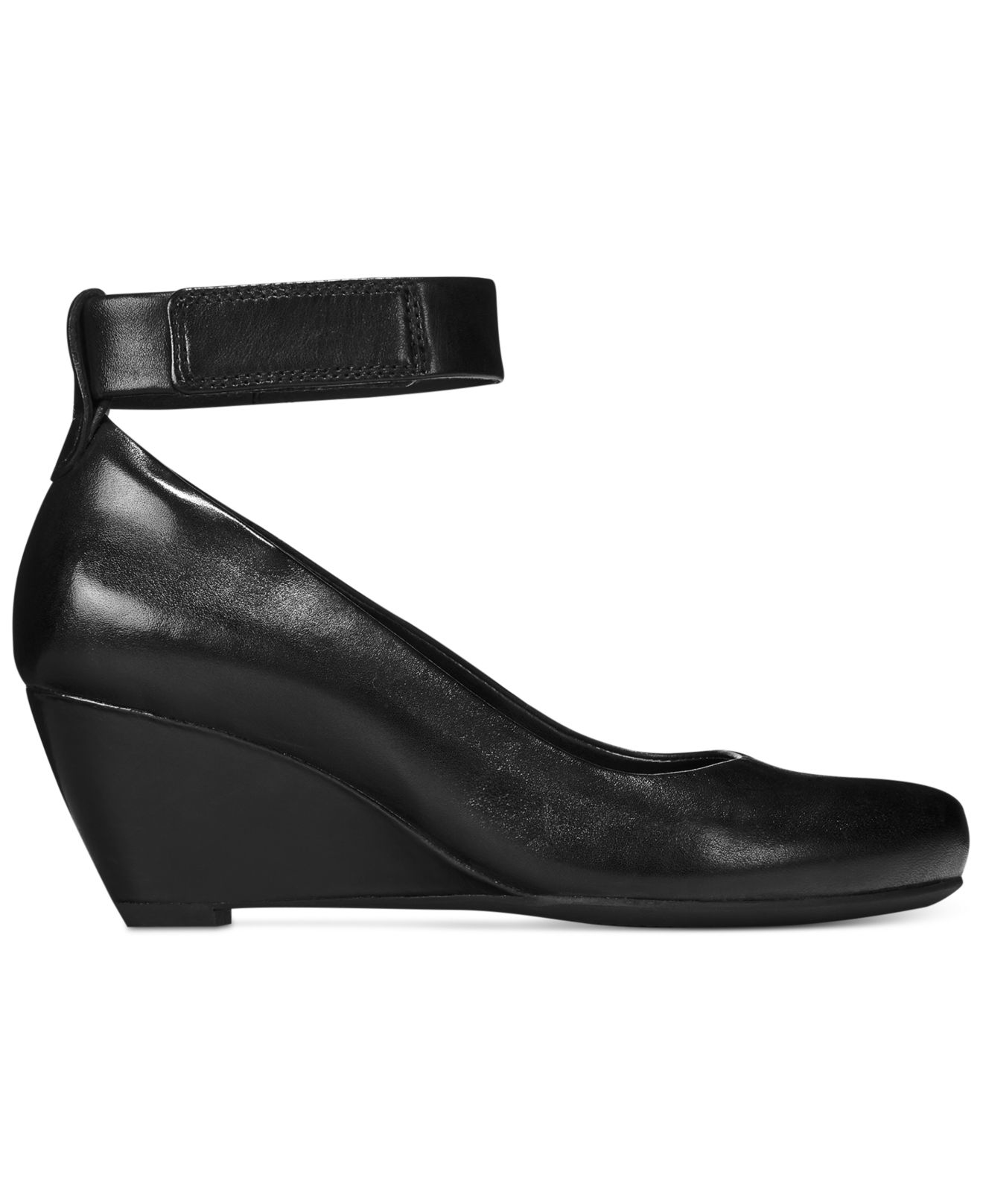 Bassett Mist Wedges in Black Leather 