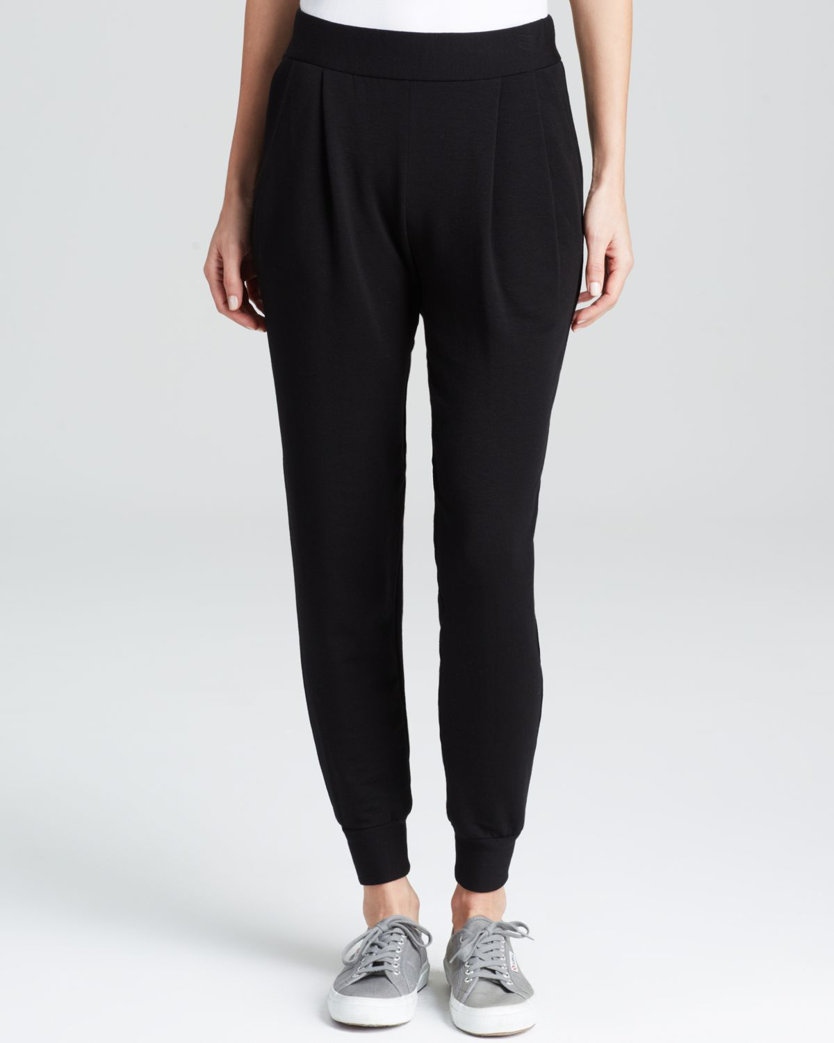 Eileen Fisher Pleated Slouchy Pants in Black - Lyst