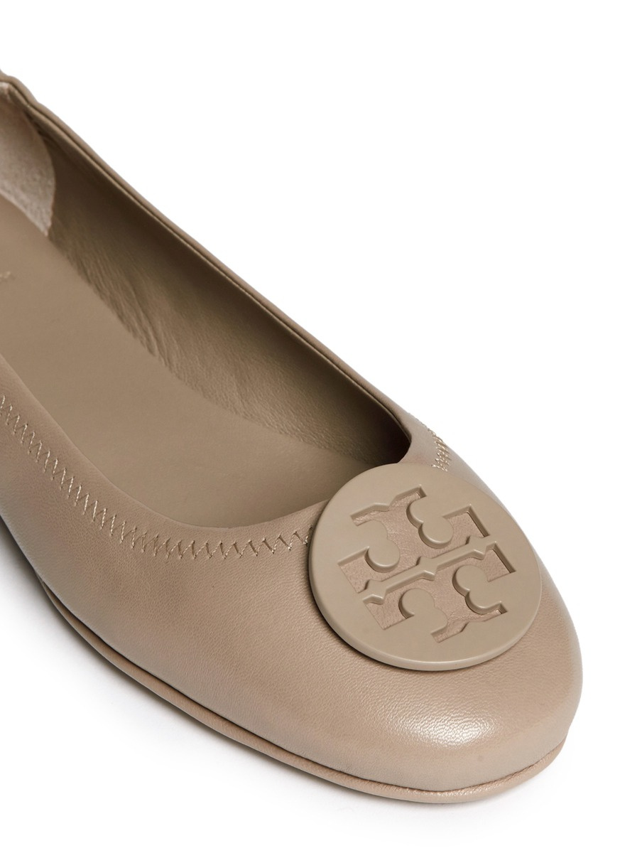 Tory Burch 'minnie Travel' Leather Ballet Flats in Grey
